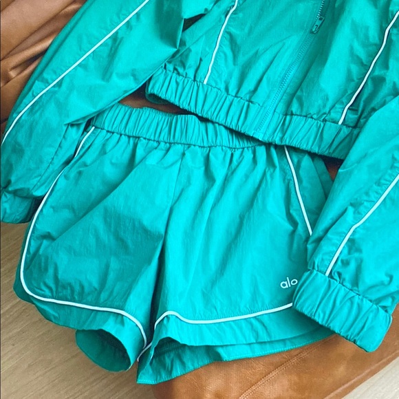 ALO Yoga Teal Jacket and Shorts Set - Picture 3 of 8